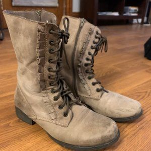 Betsey Johnson Stylish Women's Combat Boots Size 7.5